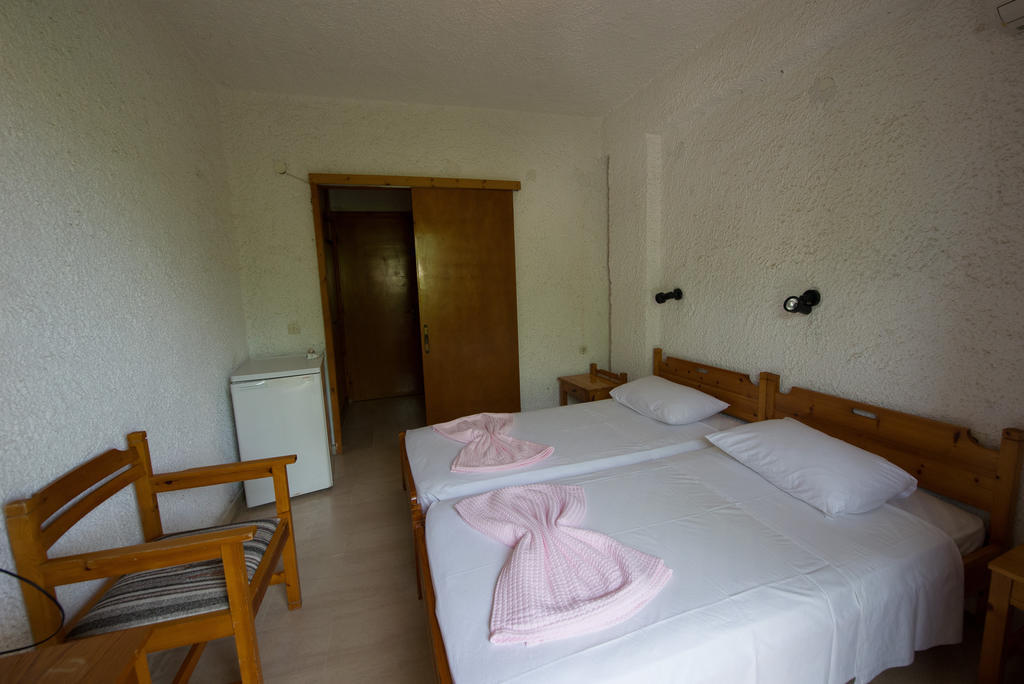 Marie Hotel Acharavi  Oda fotoğraf