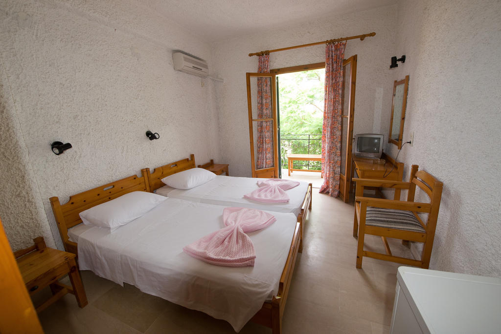 Marie Hotel Acharavi  Oda fotoğraf