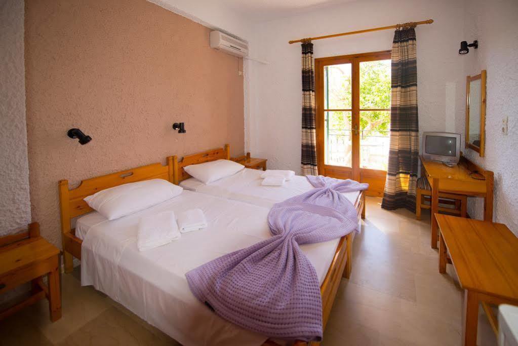Marie Hotel Acharavi  Dış mekan fotoğraf