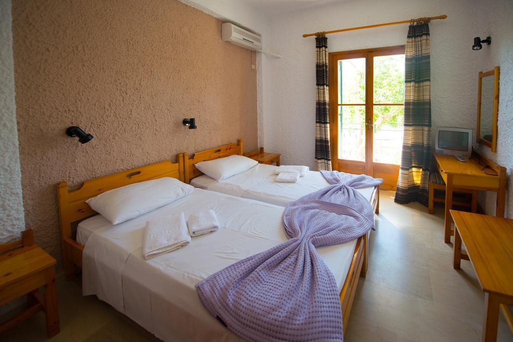 Marie Hotel Acharavi  Dış mekan fotoğraf